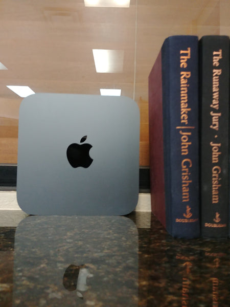 2018 Mac Mini 6 cores intel i5, 8gb ram, 256gb SSD, grey silver.